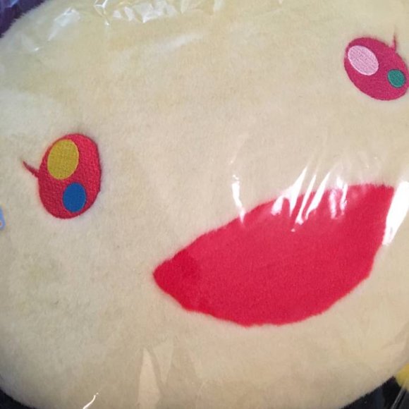 Authentic Takashi Murakami BIG oval flower pillow - Picture 2 of 5